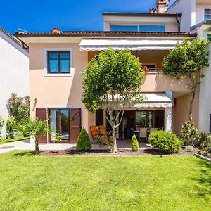  Apartment Olea Magica